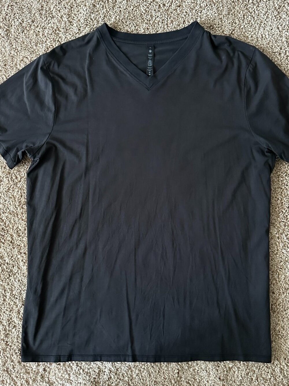 Lululemon Fundamental V-Neck T-Shirt - Black - XL